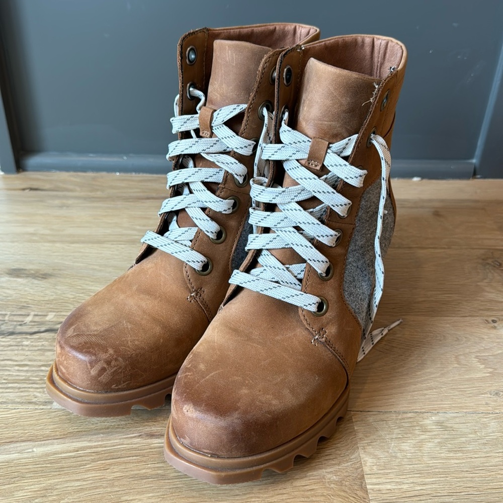 Sorel • Joan of Arctic Boots • Taffy/Gum